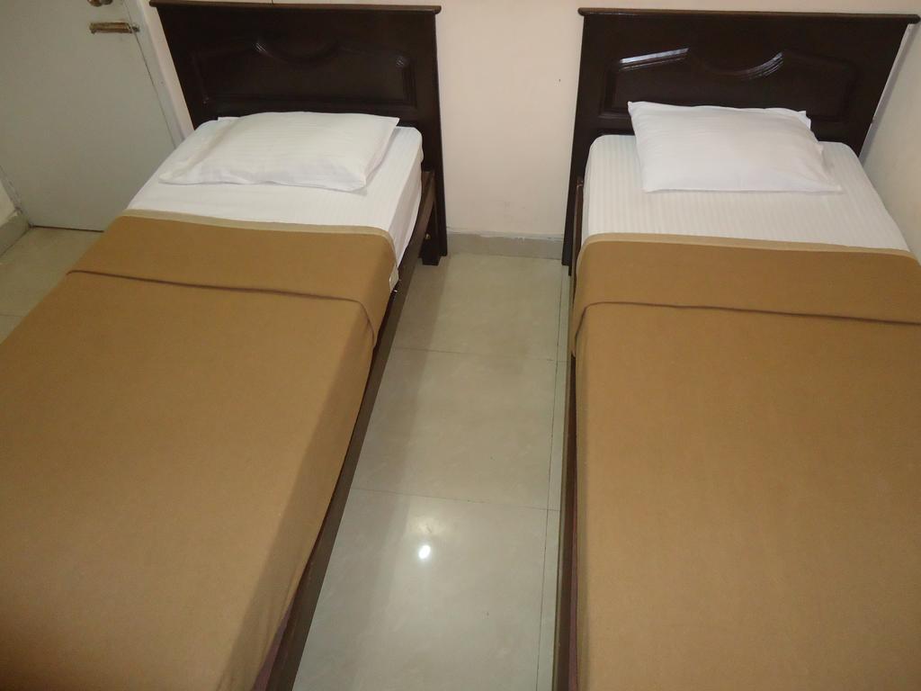 Sri Sai Comforts Hotel Бангалор Екстериор снимка