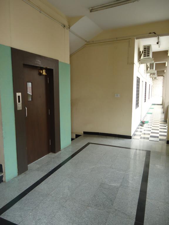 Sri Sai Comforts Hotel Бангалор Екстериор снимка