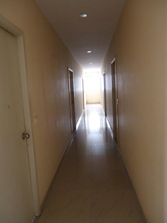Sri Sai Comforts Hotel Бангалор Екстериор снимка