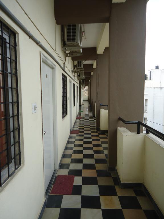 Sri Sai Comforts Hotel Бангалор Екстериор снимка